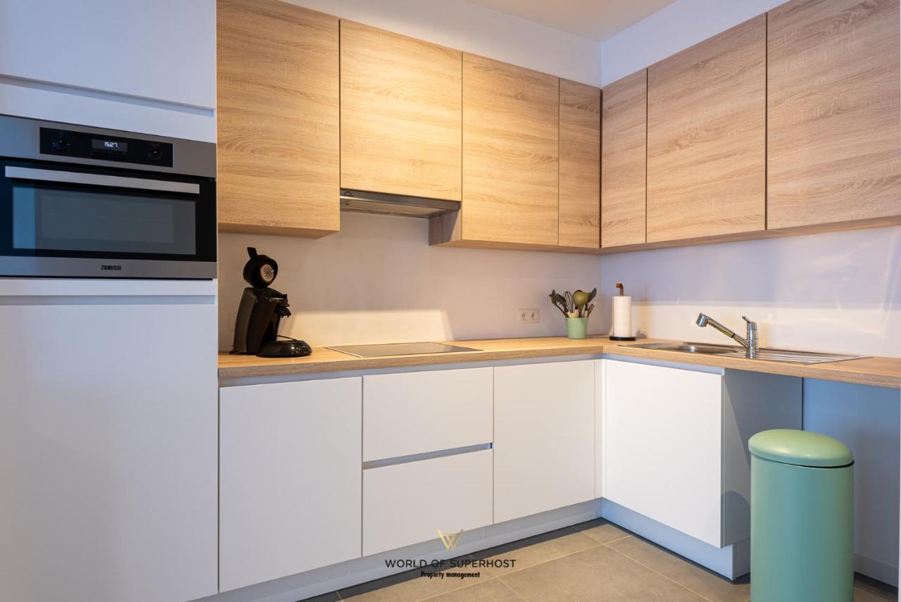 Spacious Apartment Closeby The Sea Up To 6 People! Oostende Eksteriør bilde