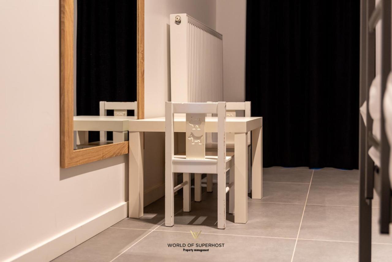 Spacious Apartment Closeby The Sea Up To 6 People! Oostende Eksteriør bilde